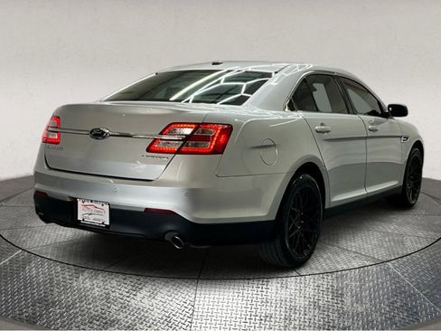 Used 2019 Ford Taurus Limited image 8