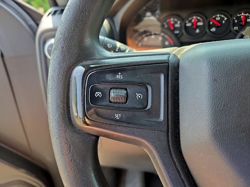 Used 2020 Chevrolet Silverado 1500 Custom w/ Custom Convenience Package AWD/4WD image 22