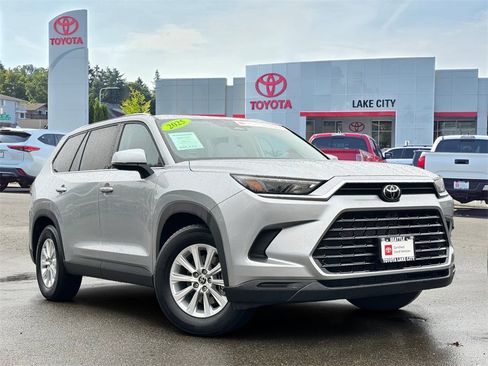 Certified 2025 Toyota Grand Highlander XLE image 1