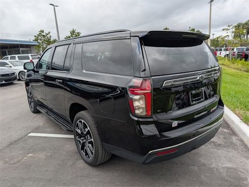 Used 2022 Chevrolet Suburban RST w/ Luxury Package image 10