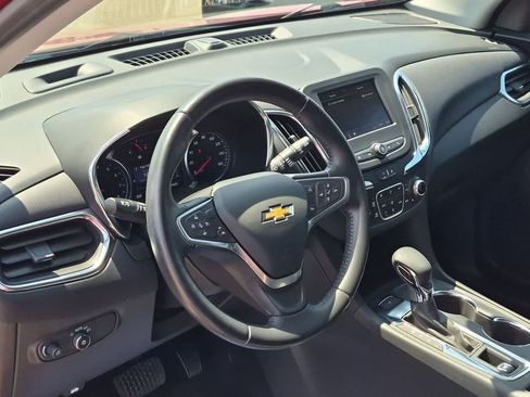 Used 2022 Chevrolet Equinox LT AWD/4WD image 2