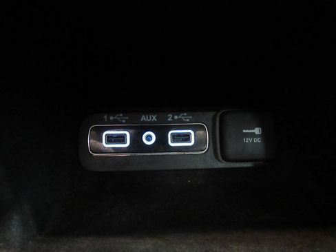 Used 2021 Jeep Grand Cherokee Laredo AWD/4WD image 22