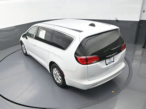 Used 2023 Chrysler Voyager LX FWD image 15
