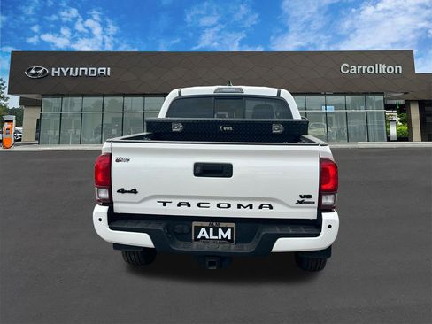 Used 2022 Toyota Tacoma SR AWD/4WD image 6