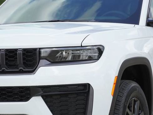 New 2026 Jeep Grand Cherokee L 4WD image 4