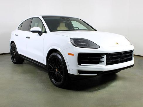 New 2026 Porsche Cayenne Coupe AWD/4WD image 9