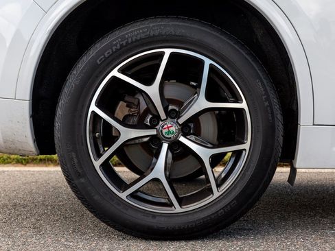 Used 2021 Alfa Romeo Stelvio Ti w/ Nero Edizione image 11