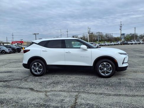 Used 2025 Chevrolet Blazer LT AWD/4WD image 11