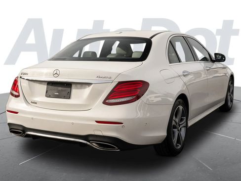 Used 2018 Mercedes-Benz E 300 4MATIC image 3
