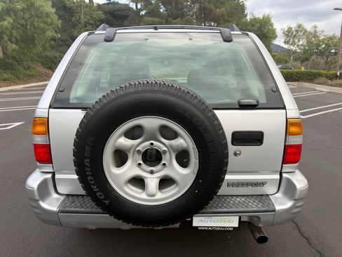 Used 2001 Honda Passport EX image 4