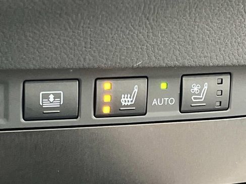 Used 2024 Lexus ES 300h w/ Technology Package image 38