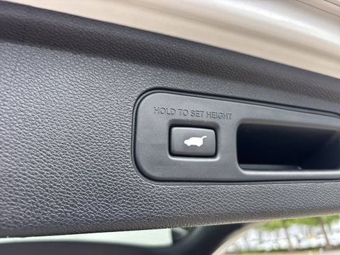 Used 2025 Honda Odyssey Elite image 10