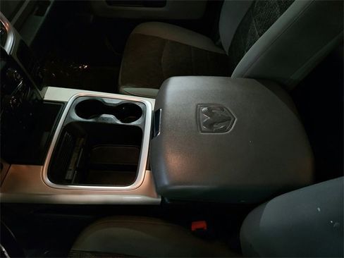 Used 2020 RAM 1500 Classic SLT w/ Luxury Group image 13