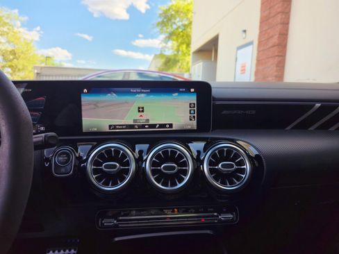 Used 2020 Mercedes-Benz CLA 35 AMG 4MATIC image 20