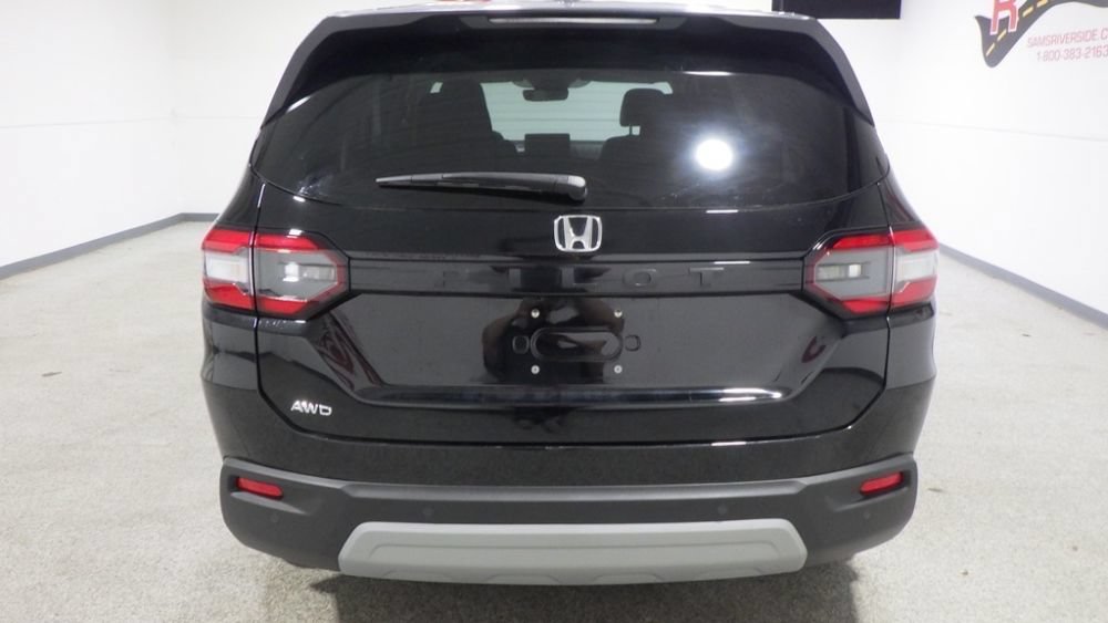 Used 2025 Honda Pilot EX-L image 3