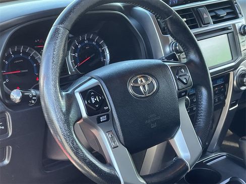 Used 2014 Toyota 4Runner Limited image 21