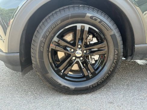 Used 2023 Ford Explorer XLT RWD image 34