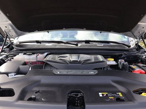 Used 2025 Jeep Wagoneer L Series II w/ 8-pass Seating Package image 22