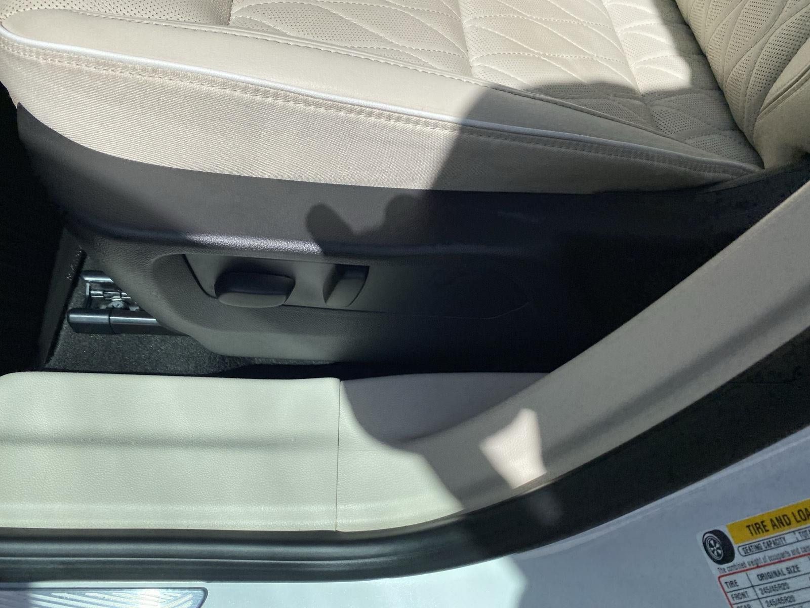 Used 2023 Buick Envision Avenir AWD/4WD image 23