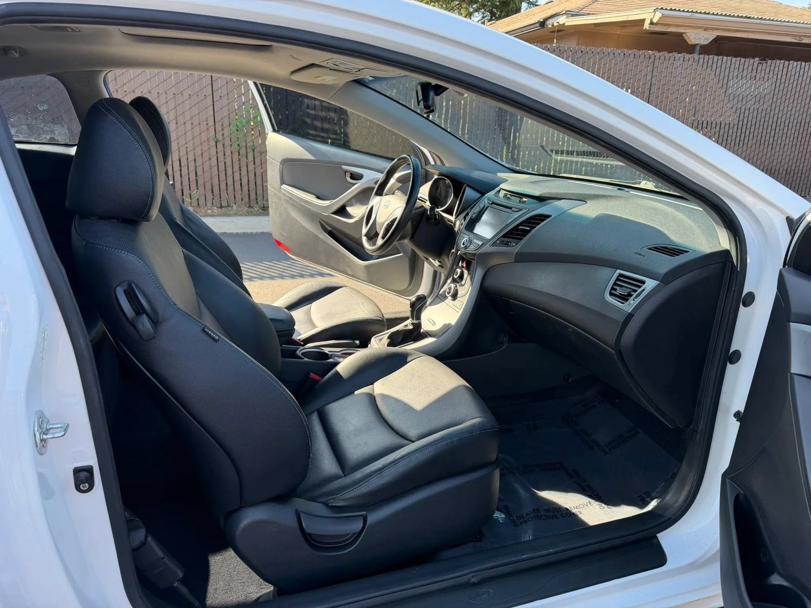 Used 2014 Hyundai Elantra w/ Option Group 2 FWD image 12