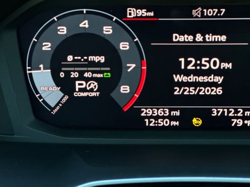 Used 2023 Audi Q3 2.0T Premium w/ Black Optic Sport Package image 25