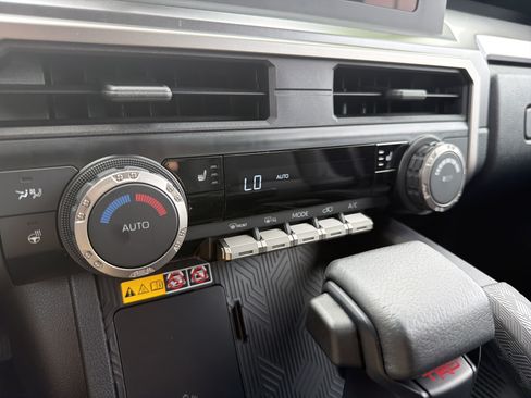 Certified 2025 Toyota 4Runner TRD Off-Road AWD/4WD image 8