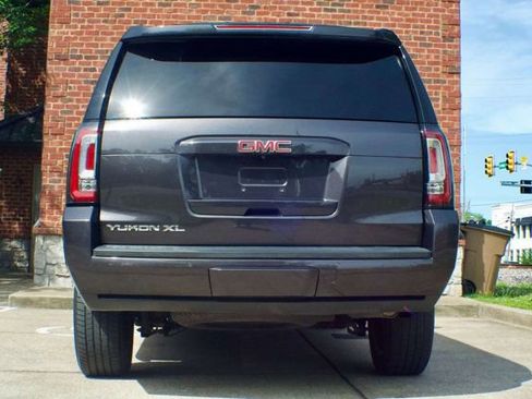 Used 2016 GMC Yukon XL SLT w/ Open Road Package RWD image 6