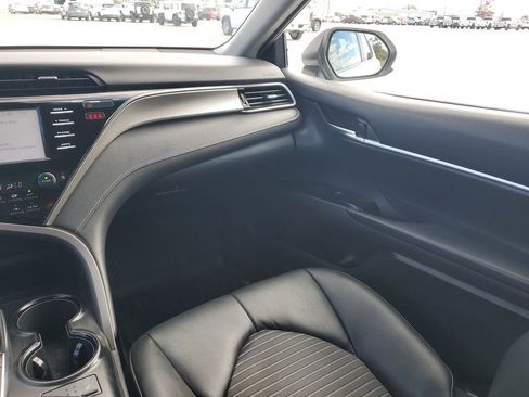 Used 2019 Toyota Camry SE image 11