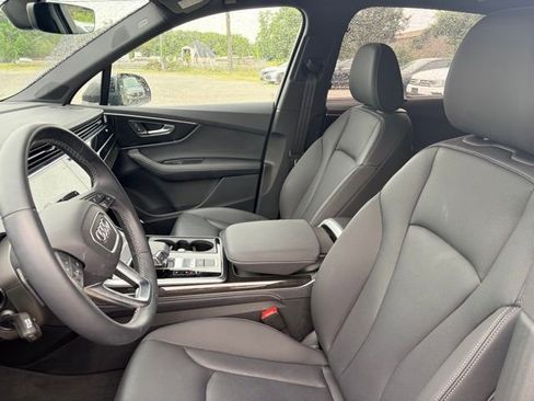 Used 2025 Audi Q7 3.0T Premium Plus AWD/4WD image 7