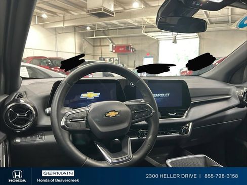 Used 2025 Chevrolet Equinox LT AWD/4WD image 15