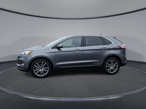 Used 2021 Ford Edge Titanium image 4