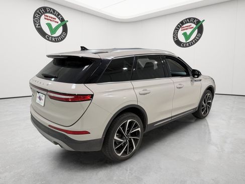 Used 2023 Lincoln Corsair Reserve FWD image 5