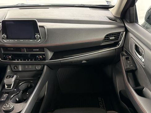 Used 2025 Nissan Rogue SV AWD/4WD image 28