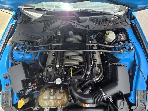 Used 2017 Ford Mustang GT RWD image 14