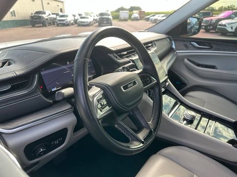 Used 2021 Jeep Grand Cherokee L Overland w/ Advanced Protech Group III AWD/4WD image 2