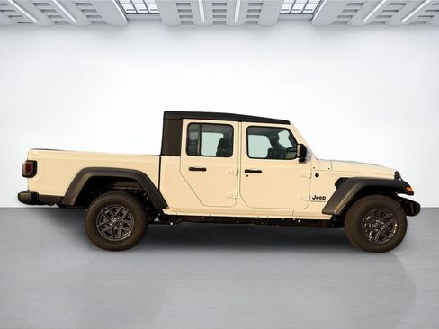 New 2026 Jeep Gladiator Sport image 2