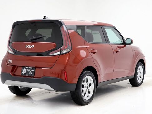 Used 2024 Kia Soul LX w/ Option Group 015 image 9