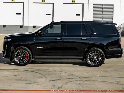 Used 2023 Cadillac Escalade V image 7