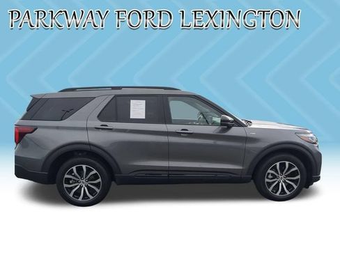 Used 2025 Ford Explorer ST-Line AWD/4WD image 6