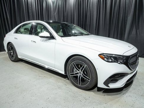 New 2026 Mercedes-Benz E 450 4MATIC Sedan image 3