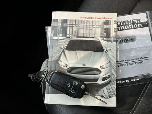Used 2016 Ford Fusion SE w/ Equipment Group 202A AWD/4WD image 35