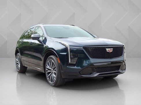 Used 2025 Cadillac XT4 Sport w/ Technology Package AWD/4WD image 6