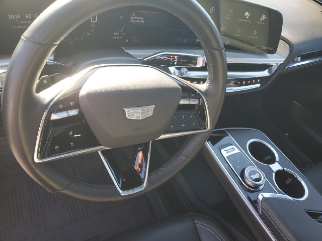 Certified 2024 Cadillac Lyriq Luxury AWD/4WD image 14