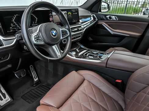 Used 2024 BMW X5 xDrive40i w/ M Sport Package AWD/4WD image 17