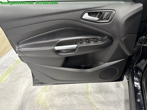 Used 2018 Ford Escape SE image 25