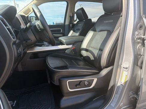 Used 2019 RAM 1500 Laramie RWD image 7
