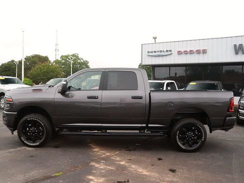 Used 2025 RAM 2500 Big Horn AWD/4WD image 4