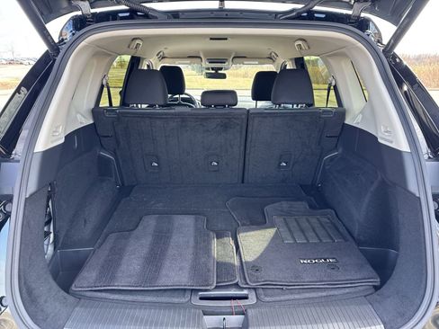 Used 2024 Nissan Rogue SV image 29