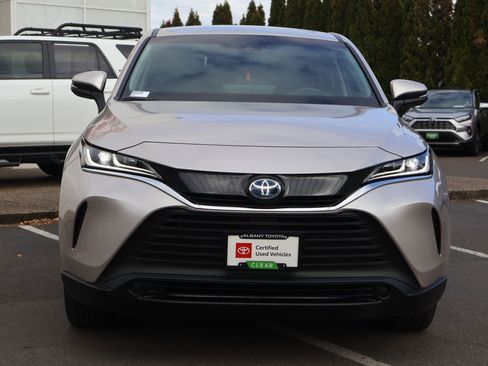 Used 2024 Toyota Venza LE image 10