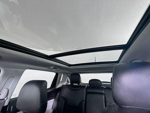 Used 2022 Jeep Compass Latitude w/ Sun and Sound Group image 25